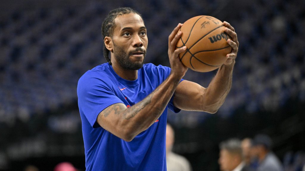 Kawhi Leonard scenario will get murkier as Clippers soldier on Kawhi Leonard scenario will get murkier as Clippers soldier on