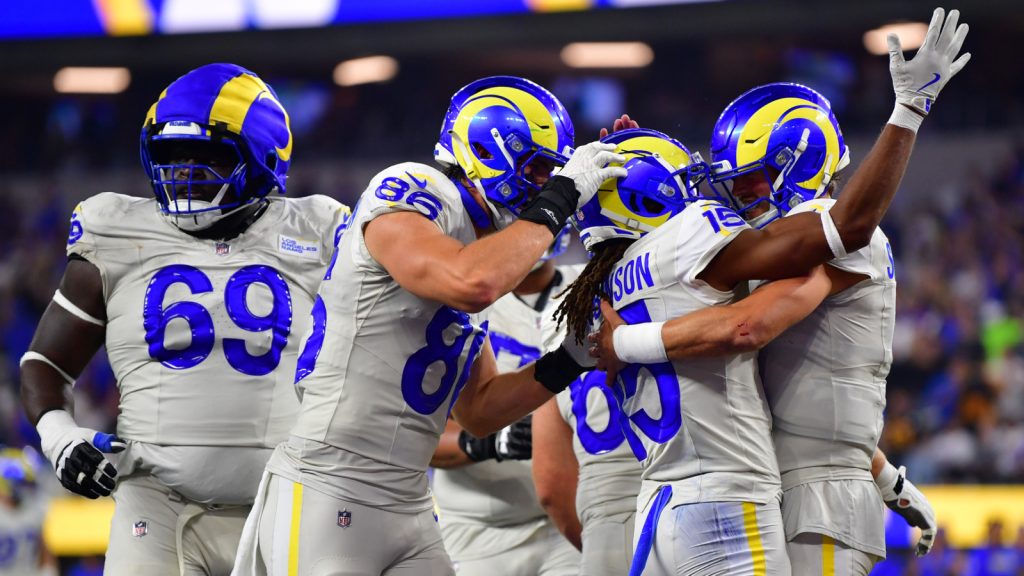 Returning WRs star in Rams’ victory, Vikings carried out in by errors