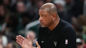 Three NBA groups with considerations about early-season struggles