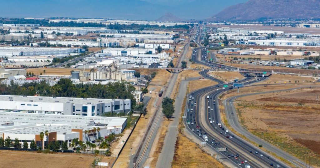 Why aren’t photo voltaic panels on each warehouse roof within the Inland Empire? Why aren’t photo voltaic panels on each warehouse roof within the Inland Empire?