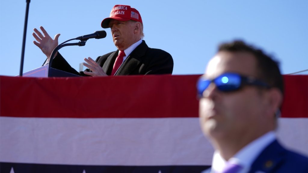 Harris and Trump hit battleground states as US election day looms Harris and Trump hit battleground states as US election day looms