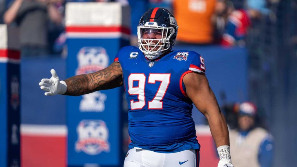 Giants Professional Bowler suffers dislocated elbow in Cowboys loss Giants Professional Bowler suffers dislocated elbow in Cowboys loss