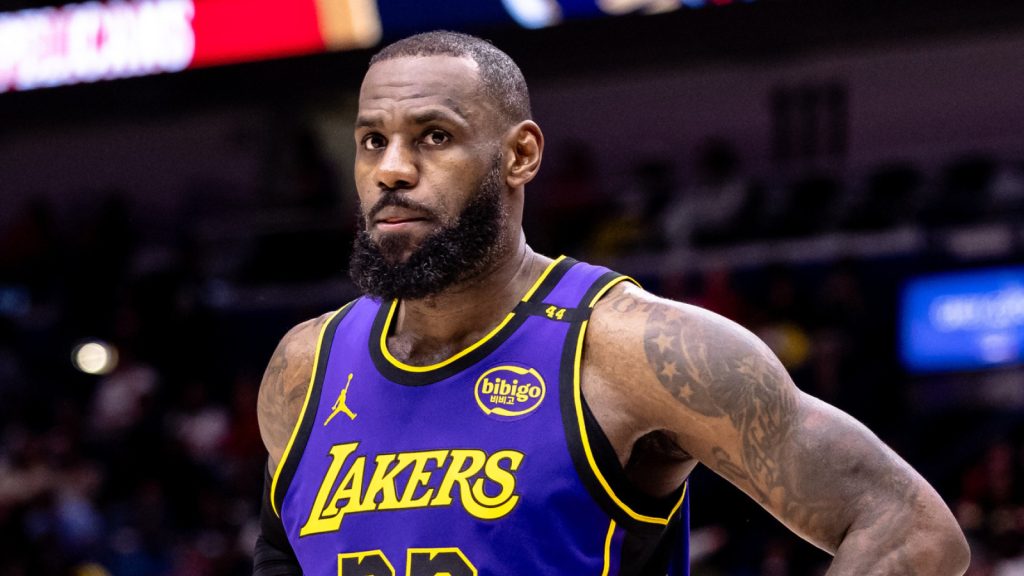 LeBron James abruptly leaves social media LeBron James abruptly leaves social media