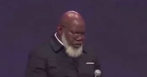 Bishop T.D. Jakes Suffers Medical Emergency Throughout Sermon (VIDEO) | The Gateway Pundit