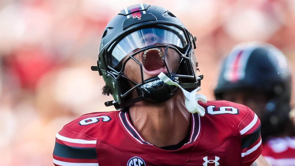South Carolina’s Dylan Stewart reportedly negotiating for M South Carolina’s Dylan Stewart reportedly negotiating for M