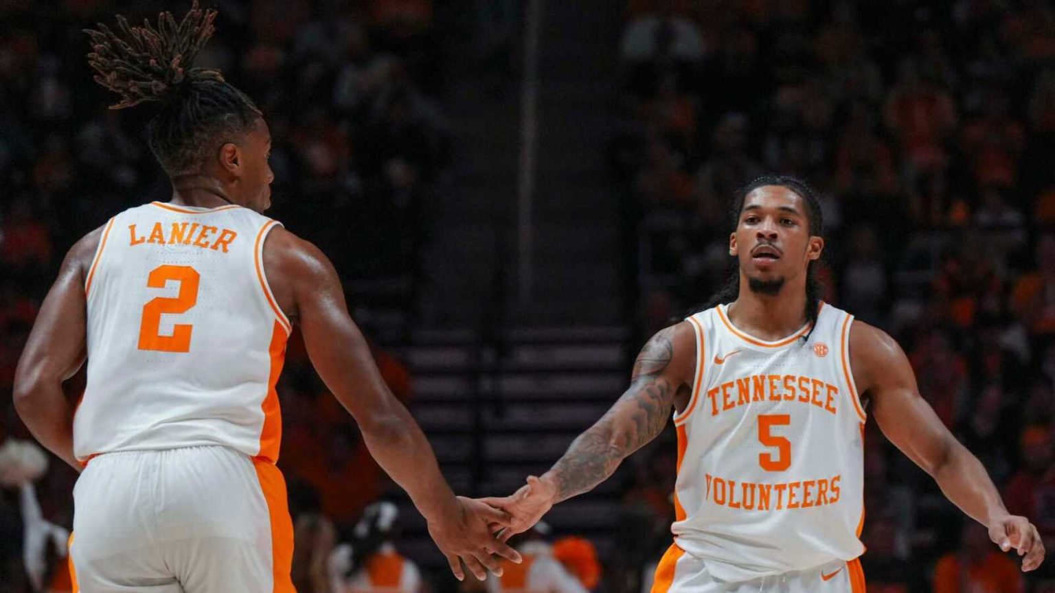 No. 1 Tennessee prevails towards Miami to stay undefeated No. 1 Tennessee prevails towards Miami to stay undefeated