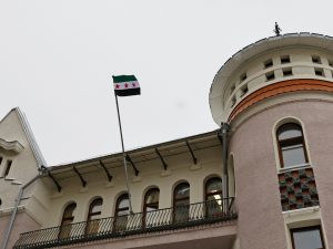 Photos of Syria’s opposition flag raised on the embassy in Russia | Syria’s Conflict Information