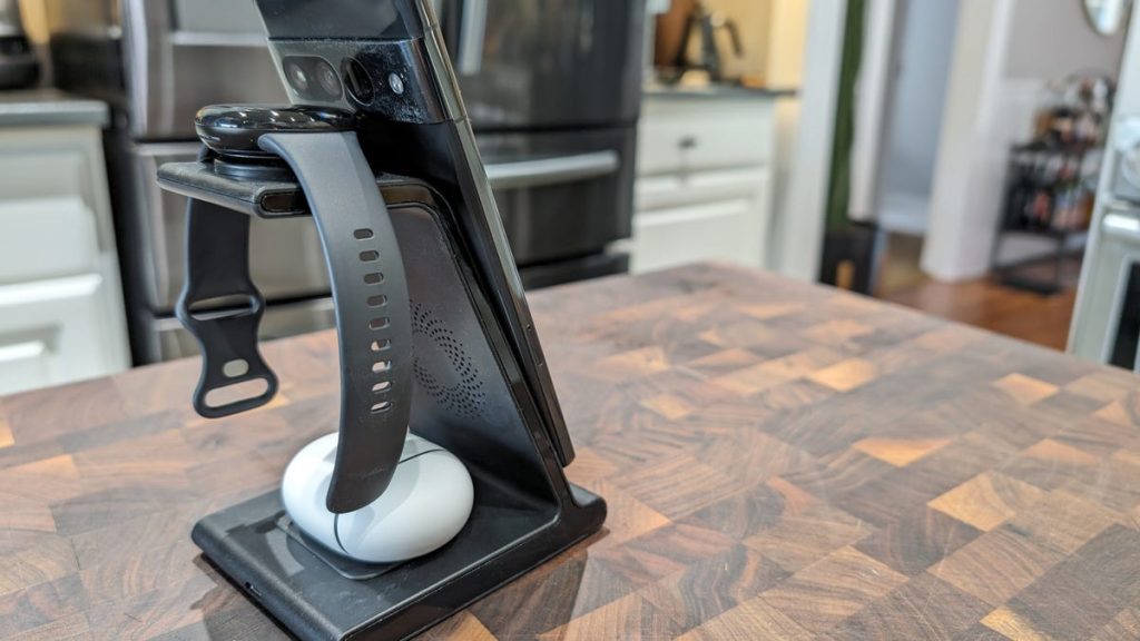 I lastly discovered a dependable wi-fi charger for all of my Google gadgets – together with the Pixel Watch I lastly discovered a dependable wi-fi charger for all of my Google gadgets – together with the Pixel Watch