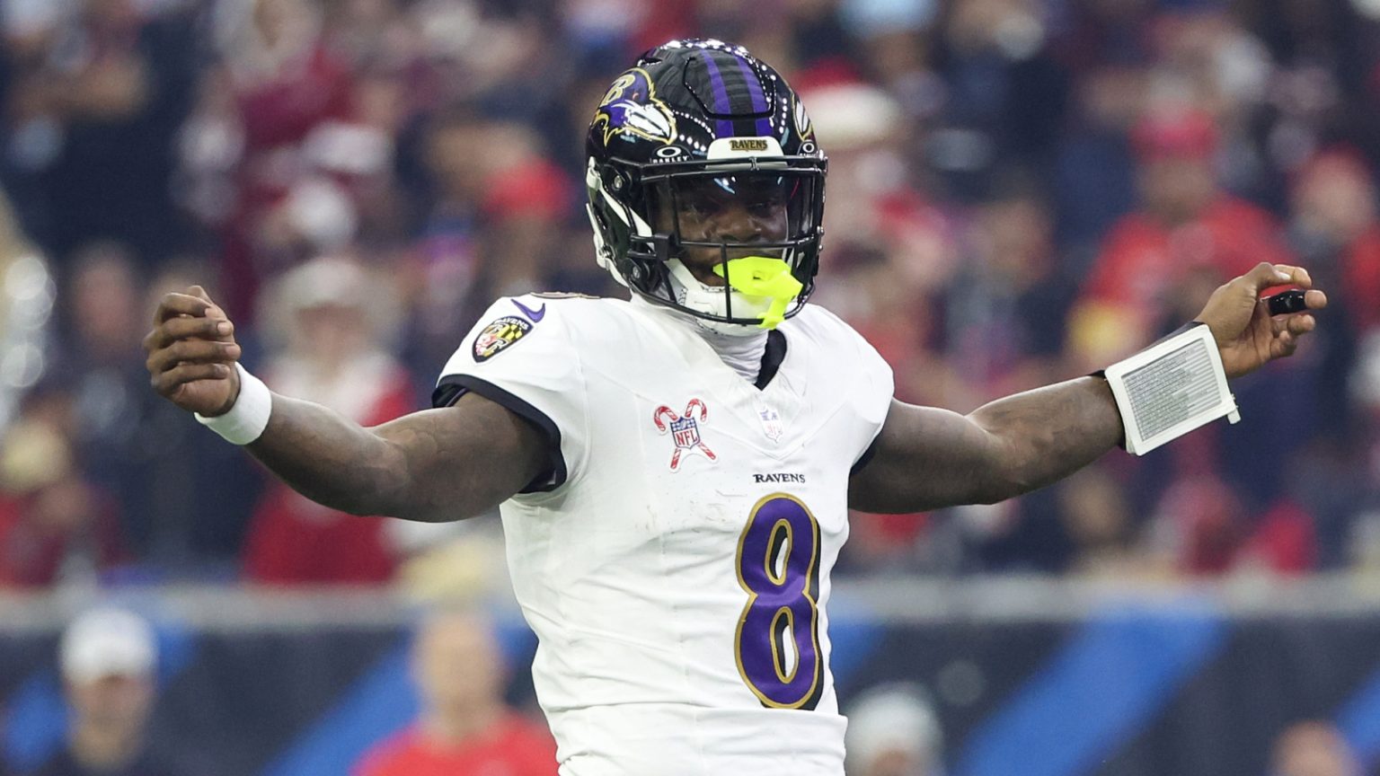Ravens’ Jackson bolsters MVP case in dominant win vs. Texans