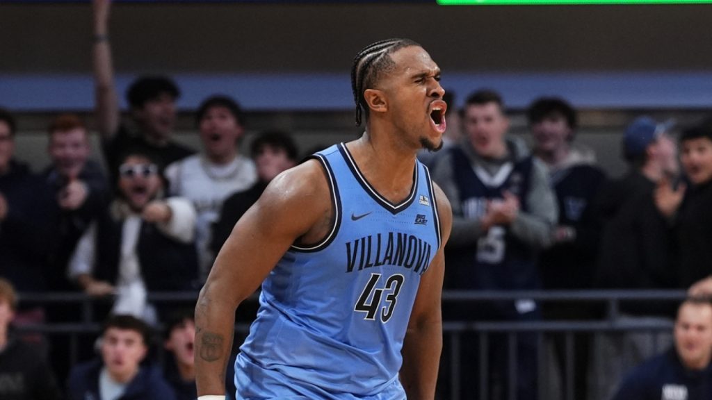 Unranked Nova beats No. 14 Cincy behind Eric Dixon’s large evening Unranked Nova beats No. 14 Cincy behind Eric Dixon’s large evening