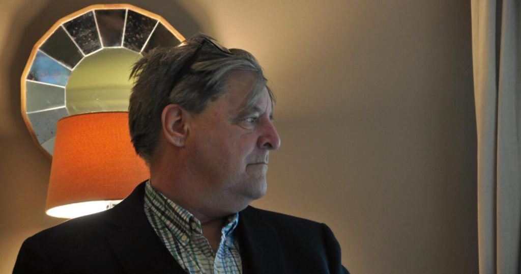 A 700-page assortment of Amazon opinions by the late ringmaster of a literary troupe A 700-page assortment of Amazon opinions by the late ringmaster of a literary troupe