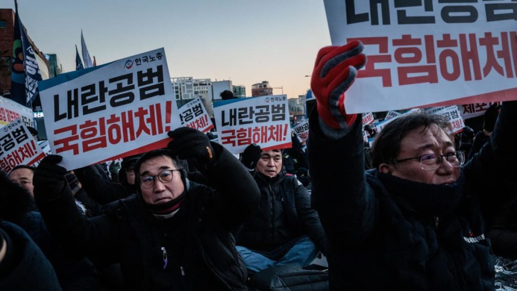 Hundreds of South Koreans protest as president Yoon Suk Yeol digs heels in Hundreds of South Koreans protest as president Yoon Suk Yeol digs heels in