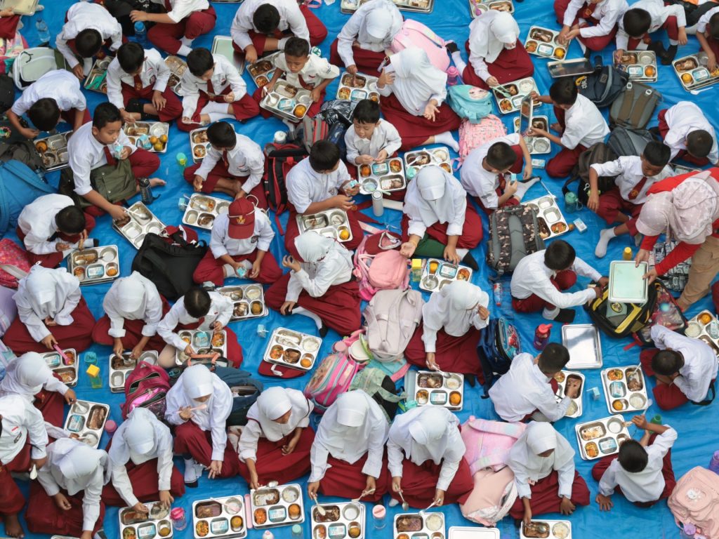 Indonesia kicks off first free meal programme for kids, pregnant girls | Meals Information Indonesia kicks off first free meal programme for kids, pregnant girls | Meals Information