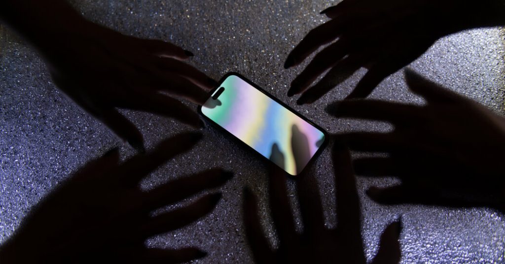 Opinion | I’m a 17-12 months-Previous TikTok Junkie. I Want This Ban.