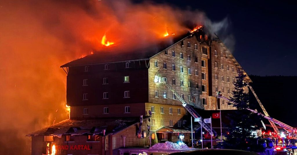 At Least 10 Are Killed in Fireplace at Ski Resort in Turkey At Least 10 Are Killed in Fireplace at Ski Resort in Turkey