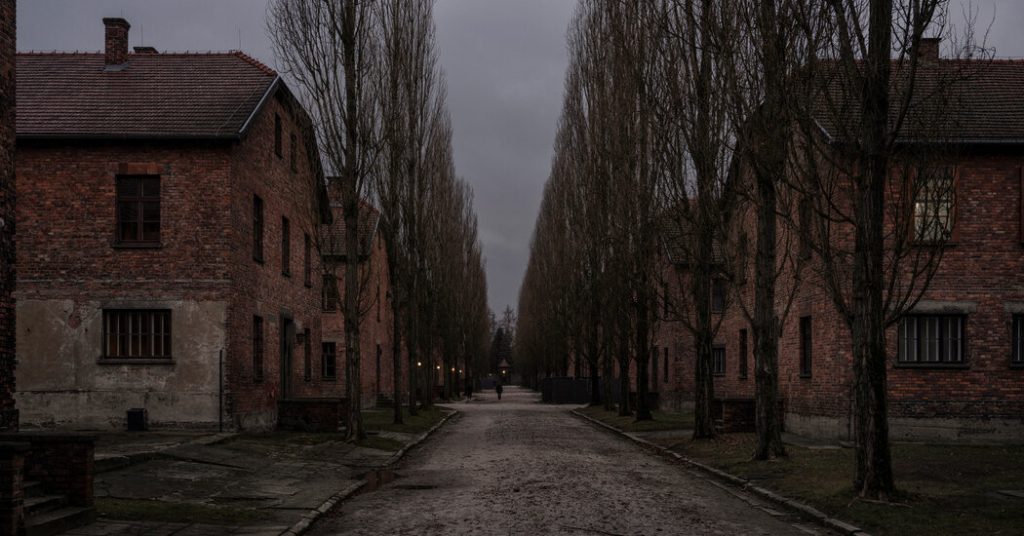 At Auschwitz, a Solemn Ceremony at a Time of Rising Nationalism At Auschwitz, a Solemn Ceremony at a Time of Rising Nationalism