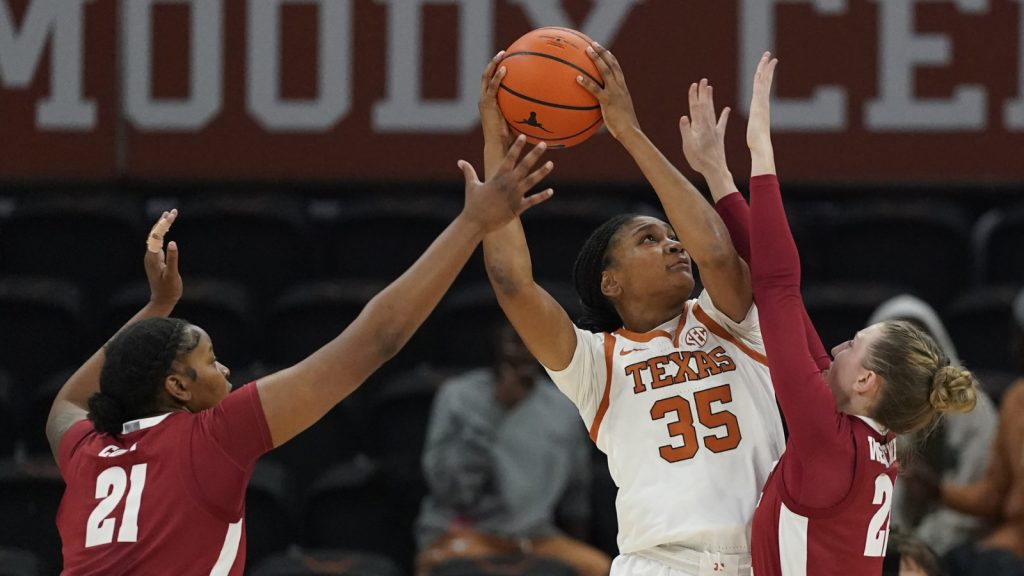 No. 5 Texas ladies make assertion in opposition to No. 18 Alabama