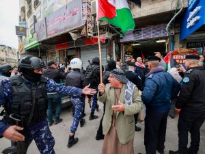 Palestinian Authority suspends Al Jazeera operations within the West Financial institution | Information