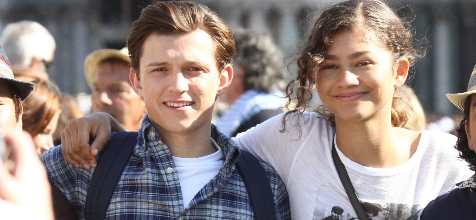 Tom Holland’s Dad Says He And Zendaya At all times ‘Confound’ Him Tom Holland’s Dad Says He And Zendaya At all times ‘Confound’ Him