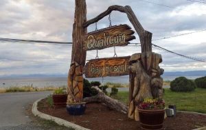 Qualicum Bay Resort | Vancouver Island, BC {Tenting} – Gr8 Journey Suggestions