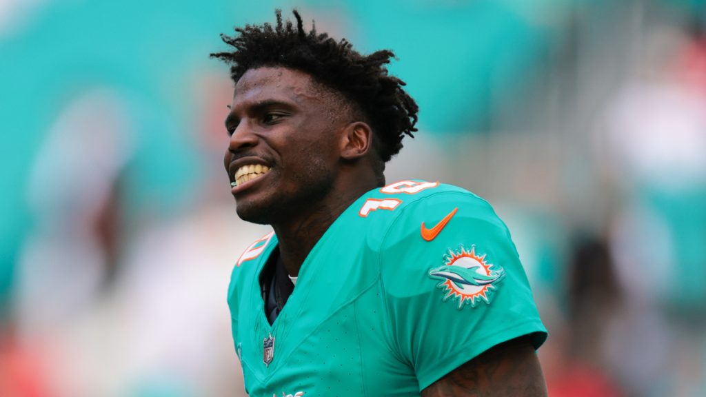 Regardless of backtracking, Tyreek Hill and Dolphins are headed for collision Regardless of backtracking, Tyreek Hill and Dolphins are headed for collision