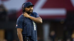 Former Patriots CB rips staff for firing Jerod Mayo