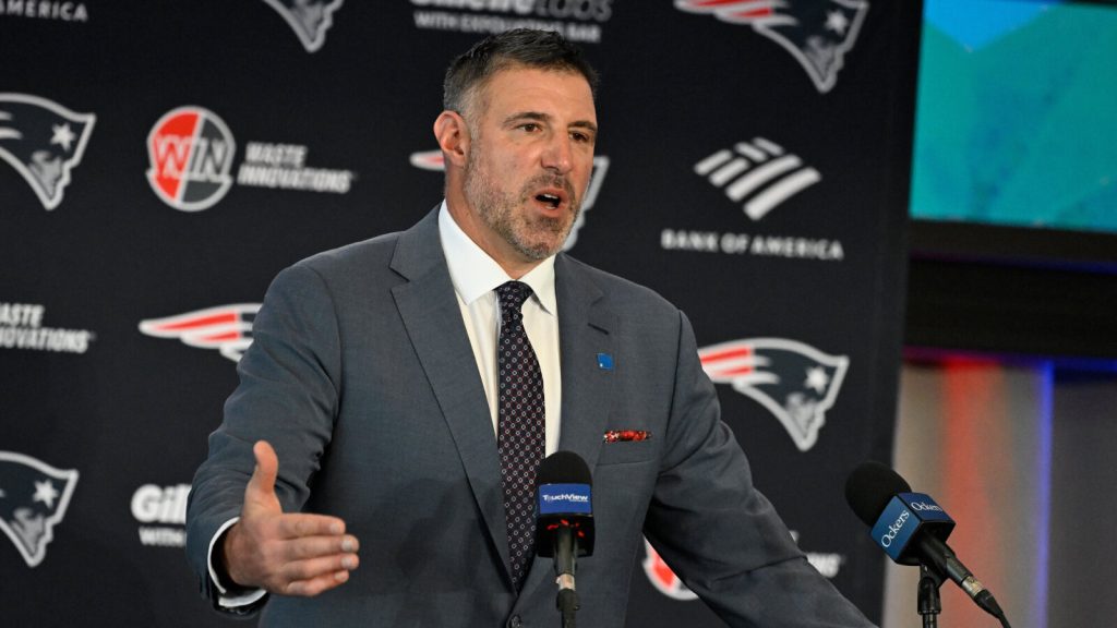 Mike Vrabel sends stern message after his Patriots hiring
