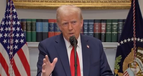 WATCH: President Trump Shuts Down Leftist ‘Reporter’ With a Masterful Response When He Hears a Nasty Gotcha Query Relating to the J6 Pardons | The Gateway Pundit WATCH: President Trump Shuts Down Leftist ‘Reporter’ With a Masterful Response When He Hears a Nasty Gotcha Query Relating to the J6 Pardons | The Gateway Pundit