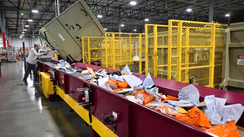 US Postal Service suspends parcels from China