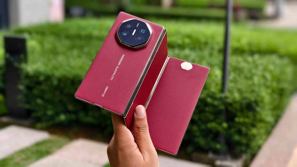I used Huawei’s ,600 tri-foldable, and it made each cellphone I’ve ever examined really feel outdated