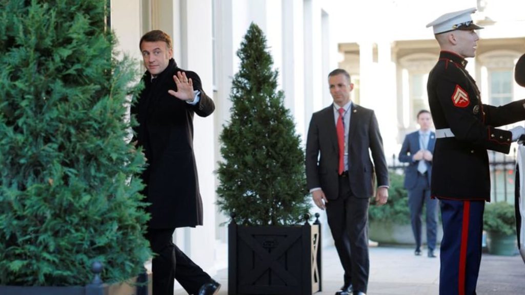 Macron arrives at White Home for Ukraine talks with Trump Macron arrives at White Home for Ukraine talks with Trump