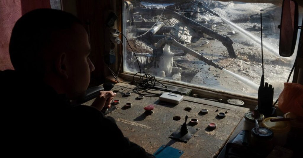 U.S.-Ukraine Minerals Deal Draft Options Imprecise Reference to Safety Ensures
