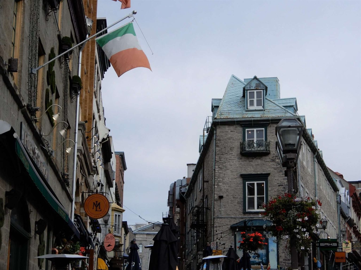 Native Quebec Metropolis Meals Excursions {Guided Meals & Drink}