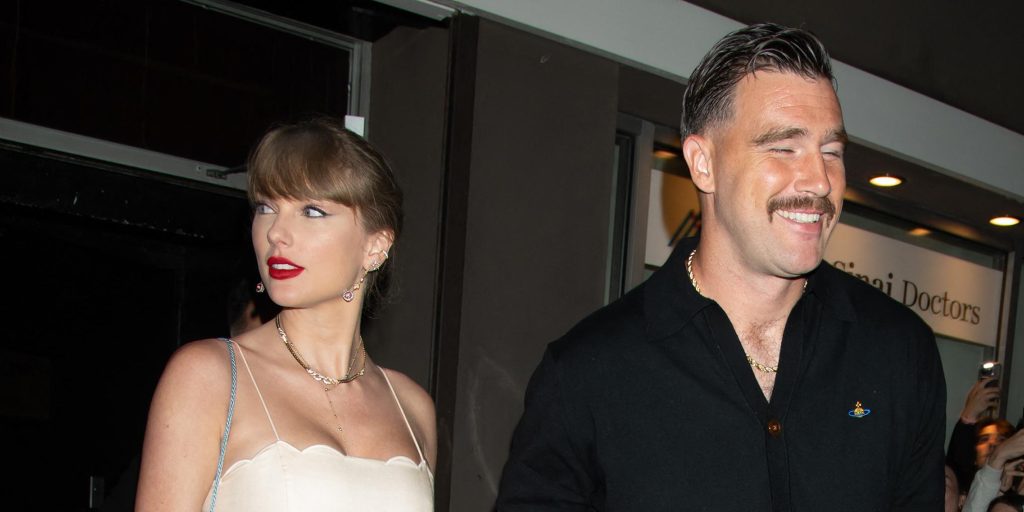 Taylor Swift Stuns In Stylish Black Mini Costume On Date Evening With Travis Kelce