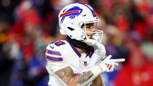 Payments make first main transfer of offseason by extending high WR