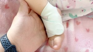 This sleep monitoring child sock is one my finest purchases as a brand new father or mother (and it is 20% off)