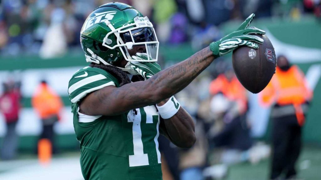Pair of Jets receivers named ‘reduce candidates’ for 2025