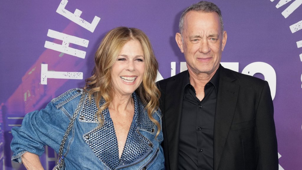 Tom Hanks & Rita Wilson Stroll Out Of ‘SNL50’ Live performance After Jimmy Fallon Stated No Awards Would Be Given Out In Humorous Bit Tom Hanks & Rita Wilson Stroll Out Of ‘SNL50’ Live performance After Jimmy Fallon Stated No Awards Would Be Given Out In Humorous Bit