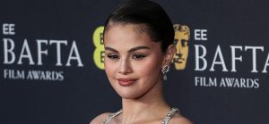 Selena Gomez Brings Outdated Hollywood Glamour With Beautiful BAFTAs Costume