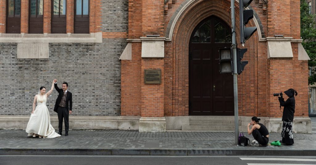 Chinese language Firm to Single Employees: Get Married or Get Out Chinese language Firm to Single Employees: Get Married or Get Out