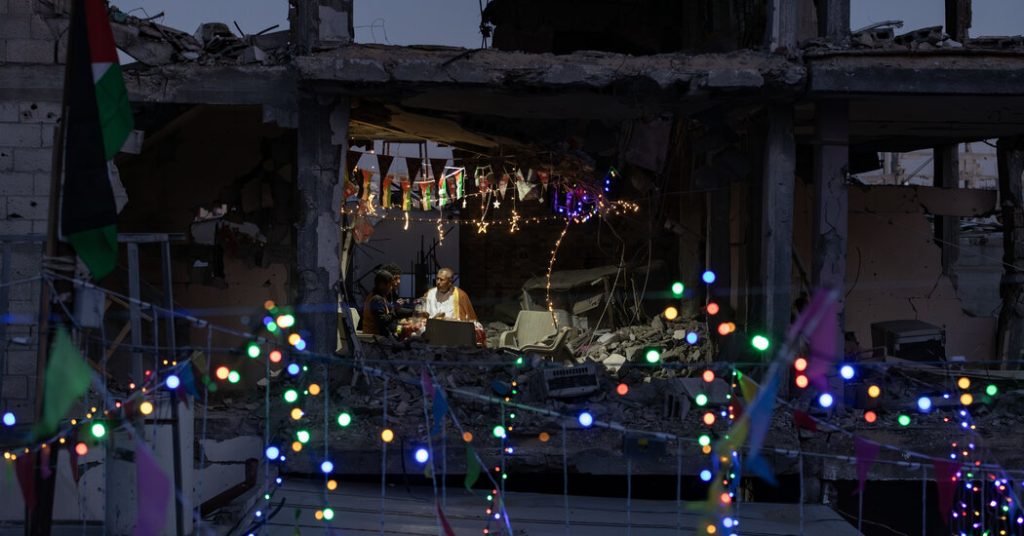 Gazans Mark a Somber Ramadan Amid the Rubble Gazans Mark a Somber Ramadan Amid the Rubble