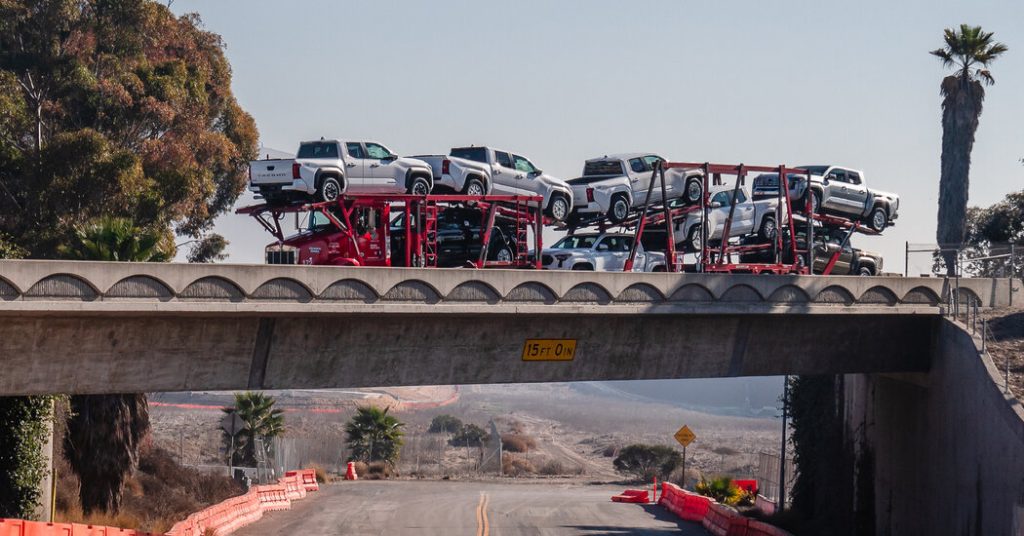 Trump’s Tariffs Go away Automakers With Powerful, Costly Selections Trump’s Tariffs Go away Automakers With Powerful, Costly Selections