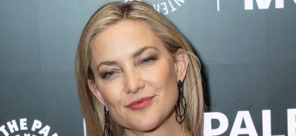 Kate Hudson Practically Exposes Herself After Two Costume Mishaps Onstage Kate Hudson Practically Exposes Herself After Two Costume Mishaps Onstage
