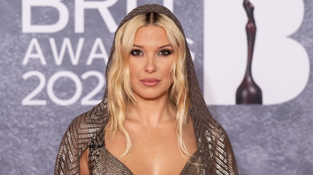 Millie Bobby Brown Blasts ‘Bullying’ Articles ‘Dissecting’ Her Seems to be Millie Bobby Brown Blasts ‘Bullying’ Articles ‘Dissecting’ Her Seems to be