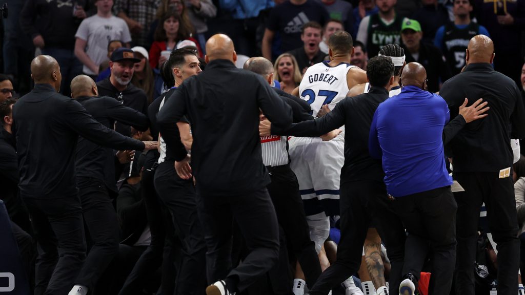 Watch: Seven individuals ejected after Pistons-Timberwolves brawl Watch: Seven individuals ejected after Pistons-Timberwolves brawl