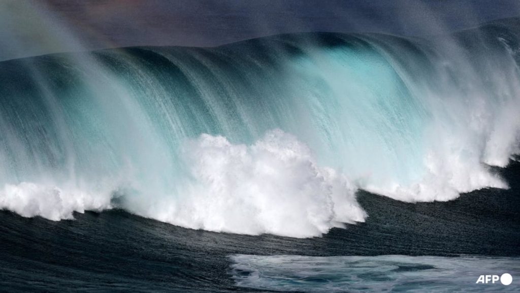 Six drowning deaths as large waves hit Australian coast