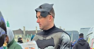 Con Artists Scamming London Vacationers Meet Their Match: Batman and Robin