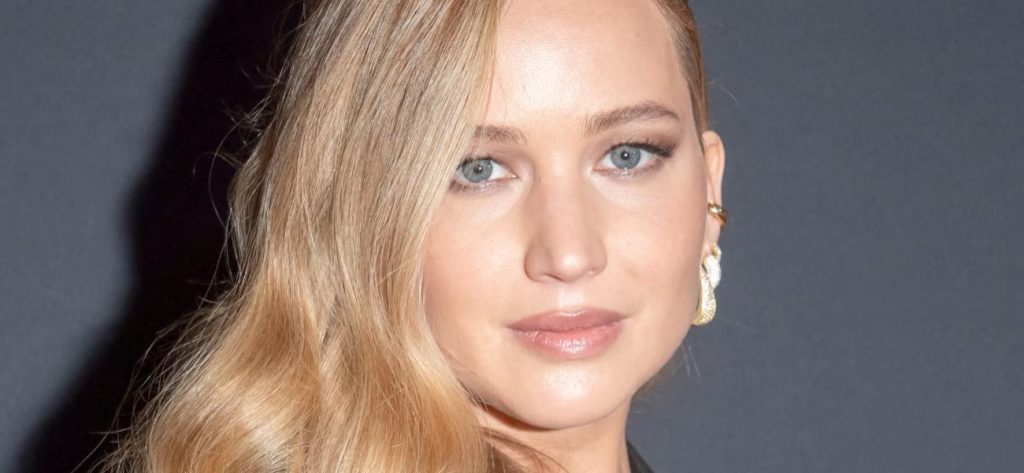 Followers Reward Jennifer Lawrence For Preserving Her Household Personal