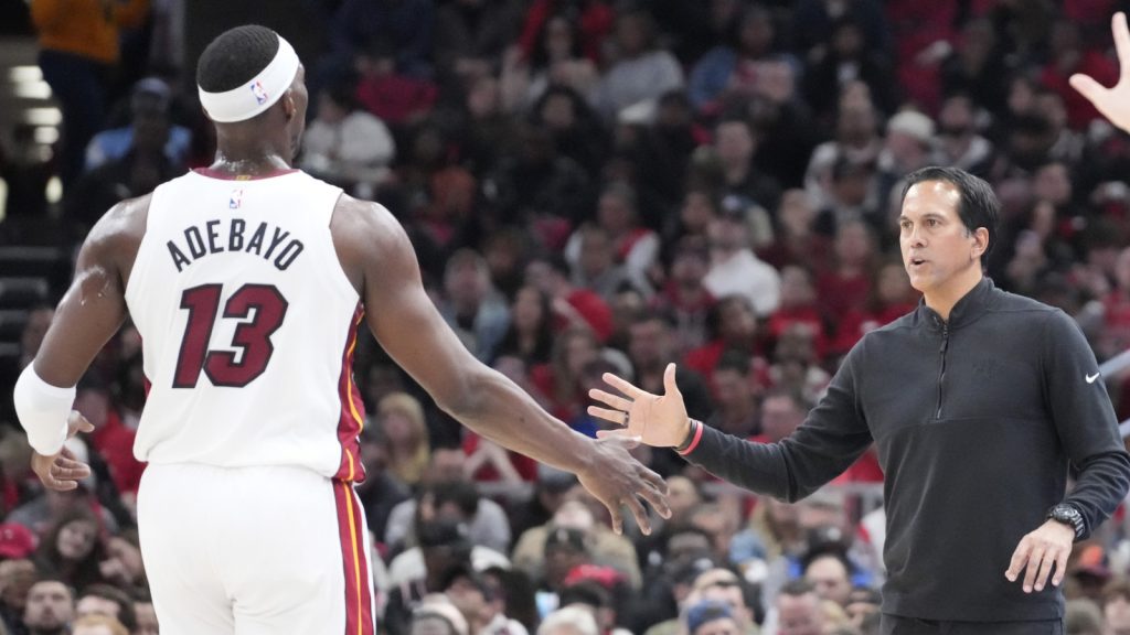Warmth knock Bulls out of the playoffs for third straight season