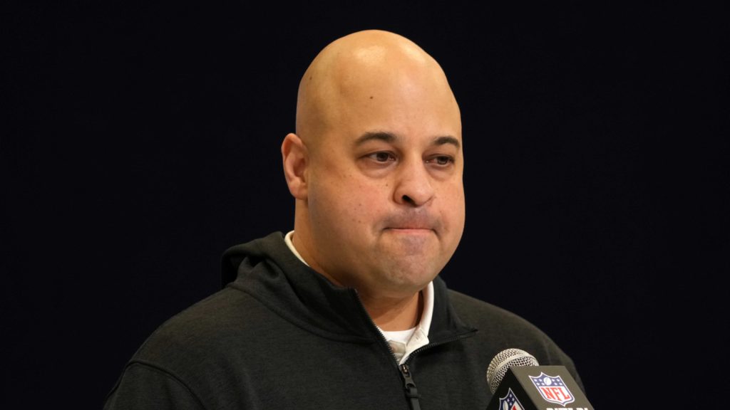 Steelers take massive gamble by not addressing QB with high decide